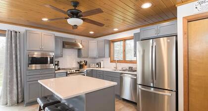 Charming 3-Bedroom Chalet in Tranquil Mt Holly, VT - Summer or Winter Getaway