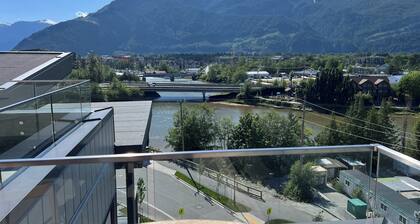 Resort Condo: 40 min to Vancouver/Whistler
Gym, Rooftop Patio, Hottub, Sauna ETC
