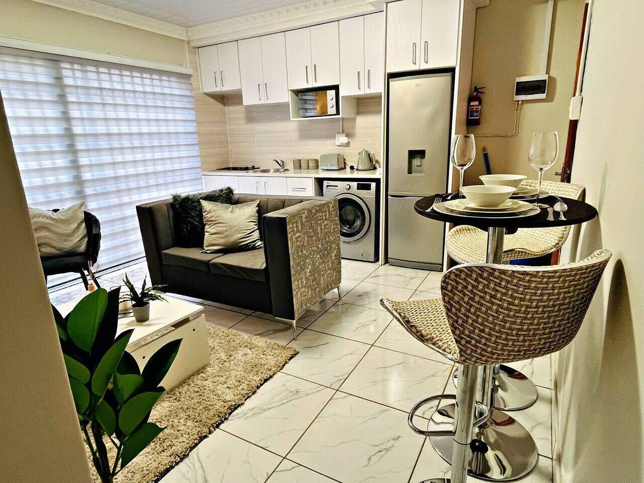 Interior. Elite Luxury Garden Escape, Executive Cottage in Welkom with Wi-Fi & Parking