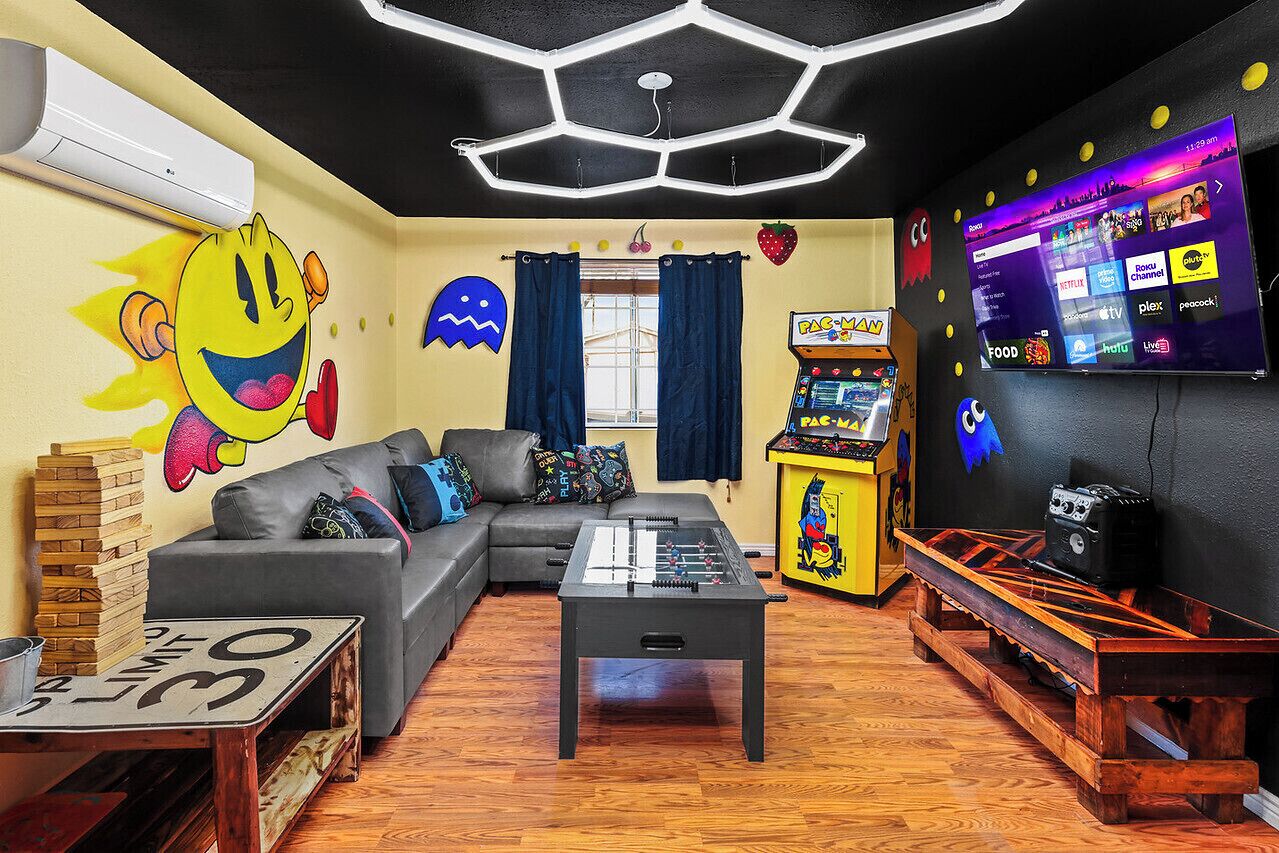 TV connectée, cheminée, jeux vidéo, baby-foot