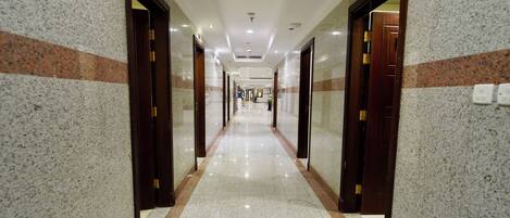 Deluxe Twin Room, Private Bathroom | Interior