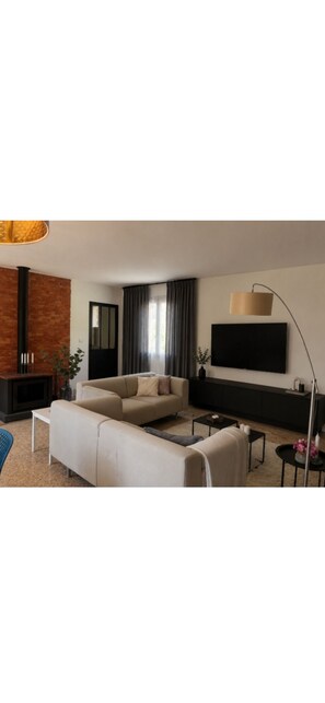 Living area - House between sea and Provence near saint tropez (Les Mayons)