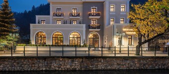Mountain Pine Luxury Suites