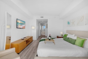 Master room - High-Floor Retreat 2BR - Beachwalk Resort (Hallandale Beach)