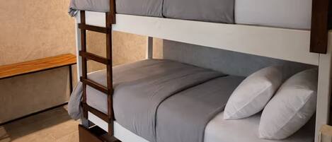 Loft Deluxe, 2 habitaciones, cocineta | Cortinas blackout y wifi gratis