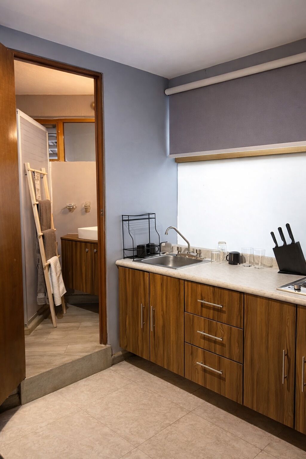Classic Apartment, 1 Queen Bed, Kitchenette | Private kitchen