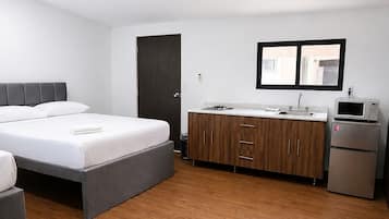 Comfort Apartment, 1 Bedroom, Patio | Blackout drapes, WiFi (free)