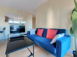 Living area - 2 Bedrooms 2 Bahrooms City View Condo (Vancouver)