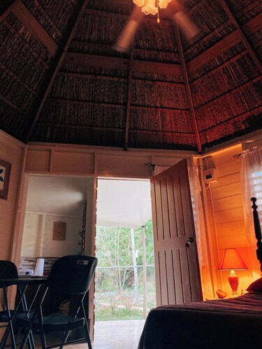 Rustic Studio Cabin w/ WiFi & Cliff Access [Hipster Hut]