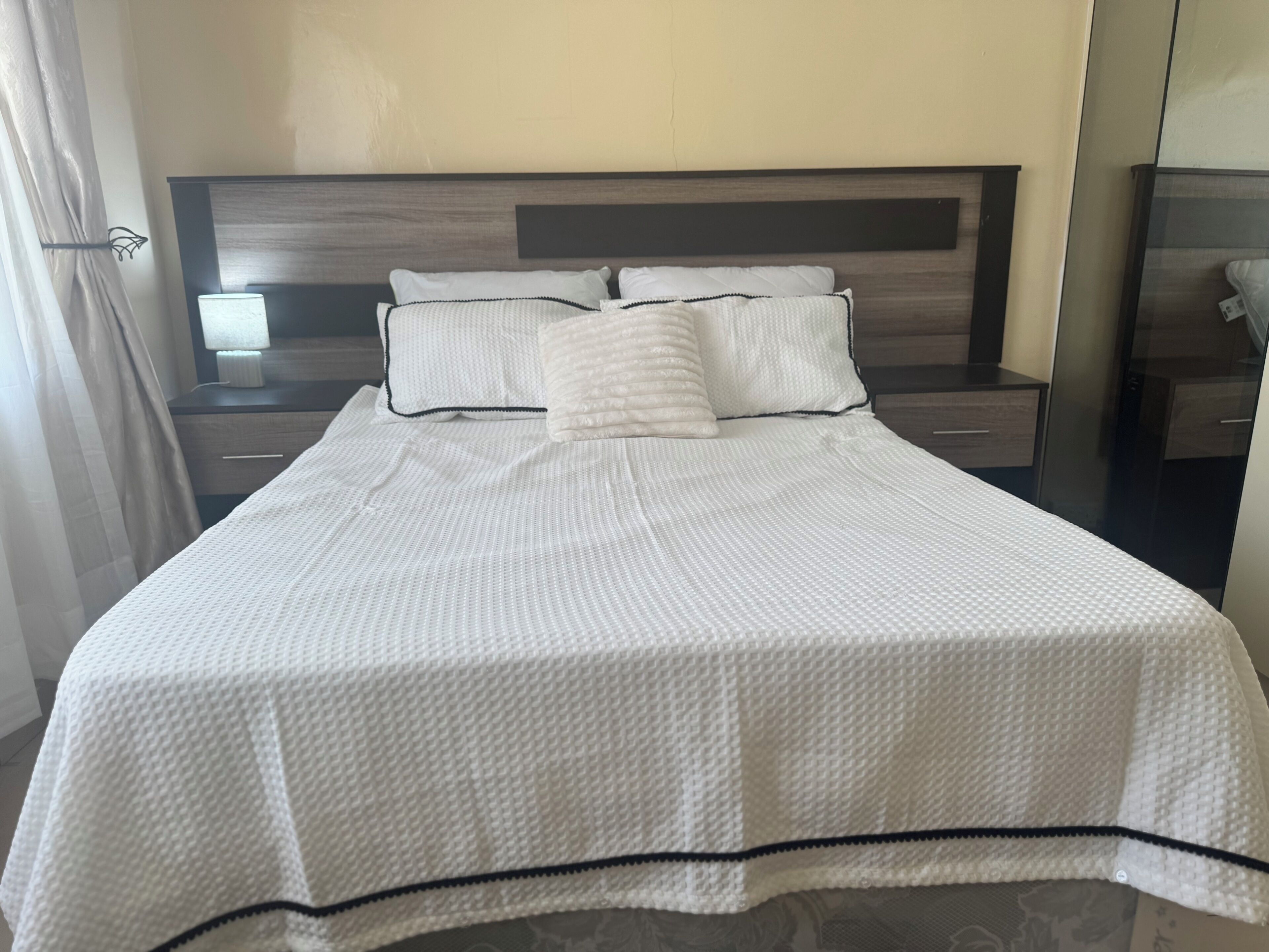 4 Schlafzimmer, Bügeleisen/Bügelbrett, WLAN, Bettwäsche