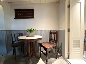 Dining - The Barber and Jewelry · Two Private Wings for Eight (Bang Rak)