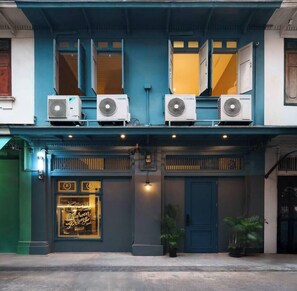 Exterior - The Barber and Jewelry · Two Private Wings for Eight (Bang Rak)
