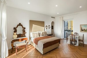 Habitación Deluxe doble, balcón, vistas al mar | Caja fuerte y wifi gratis