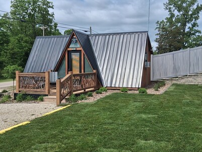 Cottage 3: Quiet Kickback Cottage, A Cozy Studio Style by Seneca Lake Marina