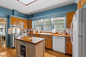 40-web-or-mls-CAMMediaLLC.com (79 of 87) - The Rourk House | Historic 1927 Southern Home (Shallotte)