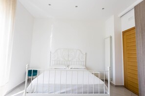 Room - Vrbo Property (Sant'Antonio Abate)