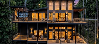 Luxury Lake Retreat,  !! New !!  6 Bedroom Home Built in 2025!