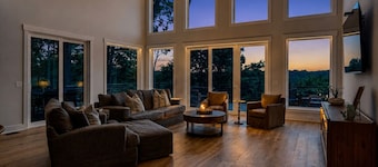 Luxury Lake Retreat, !! New !! 6 Bedroom Home Built in 2025!
