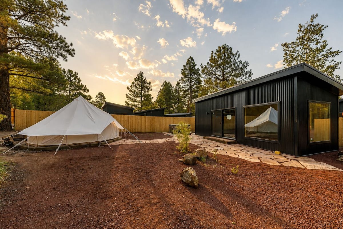 Superior Cabin, Patio | WiFi (free), bed sheets