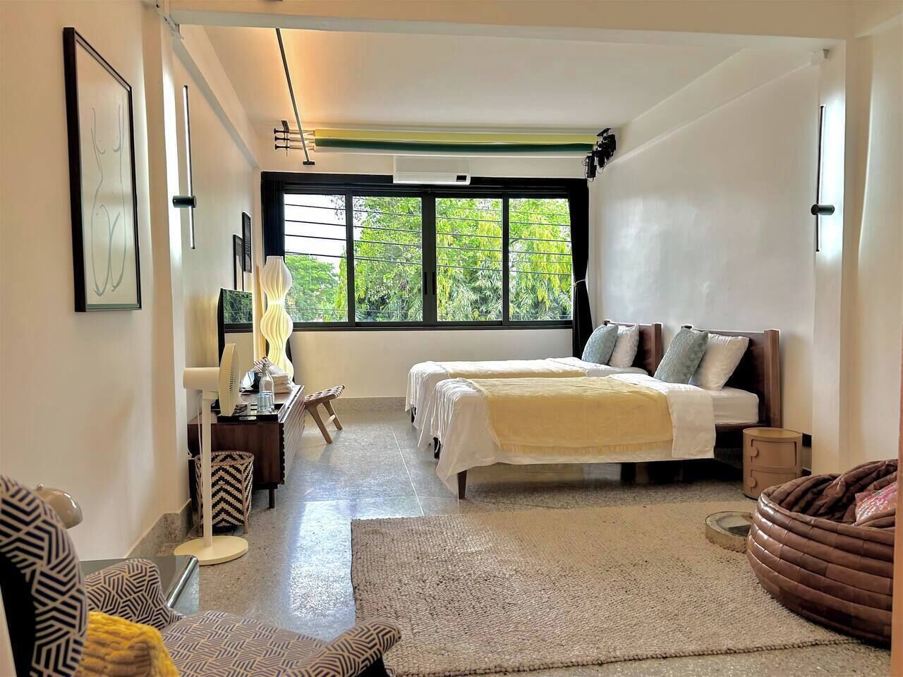 2 bedrooms, in-room safe, desk, iron/ironing board