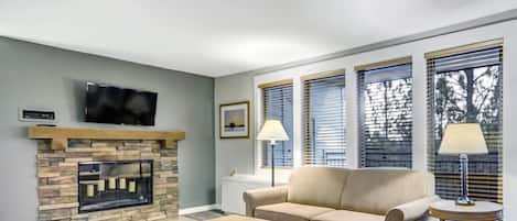 TV, fireplace