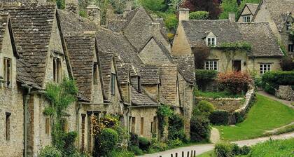 Cotswolds Grade II Listed Barn +underfloor heating