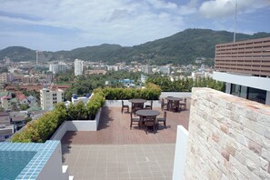 Outdoor dining - Patong Phukets Big City 5 Mins Beach Unity C177 (Tambon Patong)