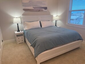 Tabla de planchar con plancha, Internet, ropa de cama