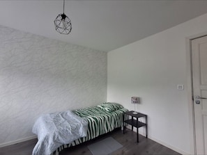 Casa, 4 habitaciones, balcón | 4 habitaciones