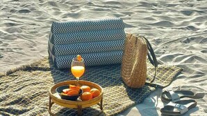 Camastros y toallas de playa