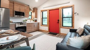 Smart TV, books, stereo - Alpenhaus Ski Jackson & Targhee. GTNP, Yellowstone (Victor)