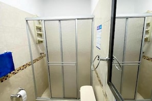 Bathroom - Texworks Coliving (Cali)