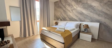 Deluxe Double Room, City View | WiFi (free)
