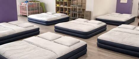 3 bedrooms, Internet