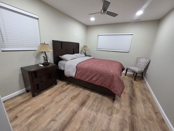 3 bedrooms, iron/ironing board, WiFi, bed sheets