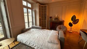 Iron/ironing board, WiFi, bed sheets