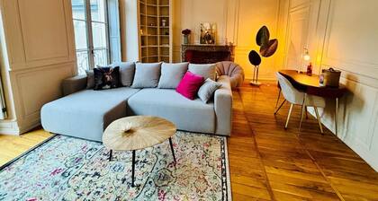 Le Bovary - Charming studio on the château side