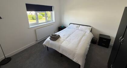 Room-bright Double Room in Chelmsford Ho