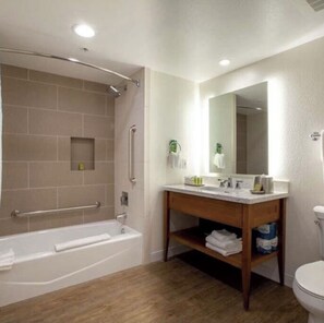 Hair dryer, towels, toilet paper - Grand Pacific Palisades resort at Carlsbad California (Carlsbad)