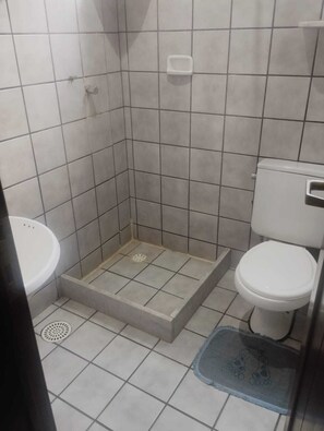Dobbeltrom, hageutsikt | Bad