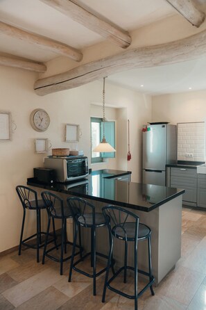 Fridge, microwave, oven, dishwasher