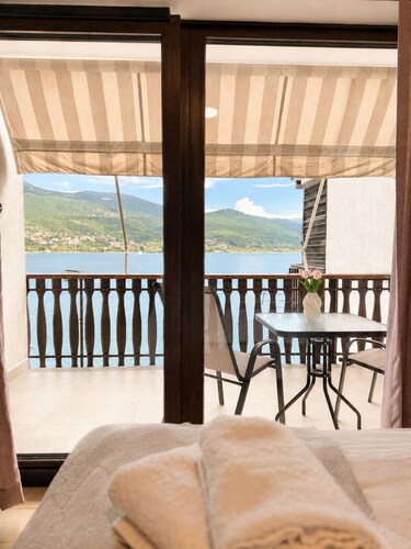 Villa Lucija - Studio with Lake View