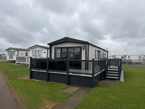 3 Bed - Sleeps 8 - Family & Pet Friendly