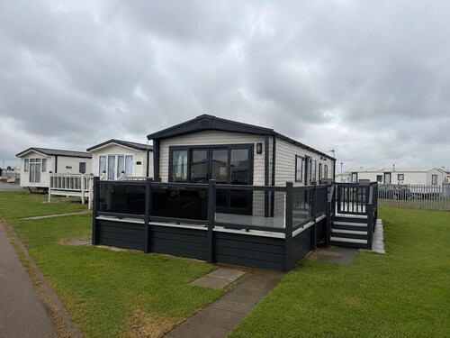 3 Bed - Sleeps 8 - Family & Pet Friendly