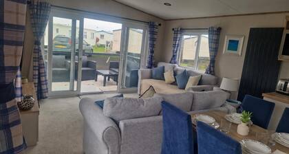 3 Bed - Sleeps 8 - Family & Pet Friendly