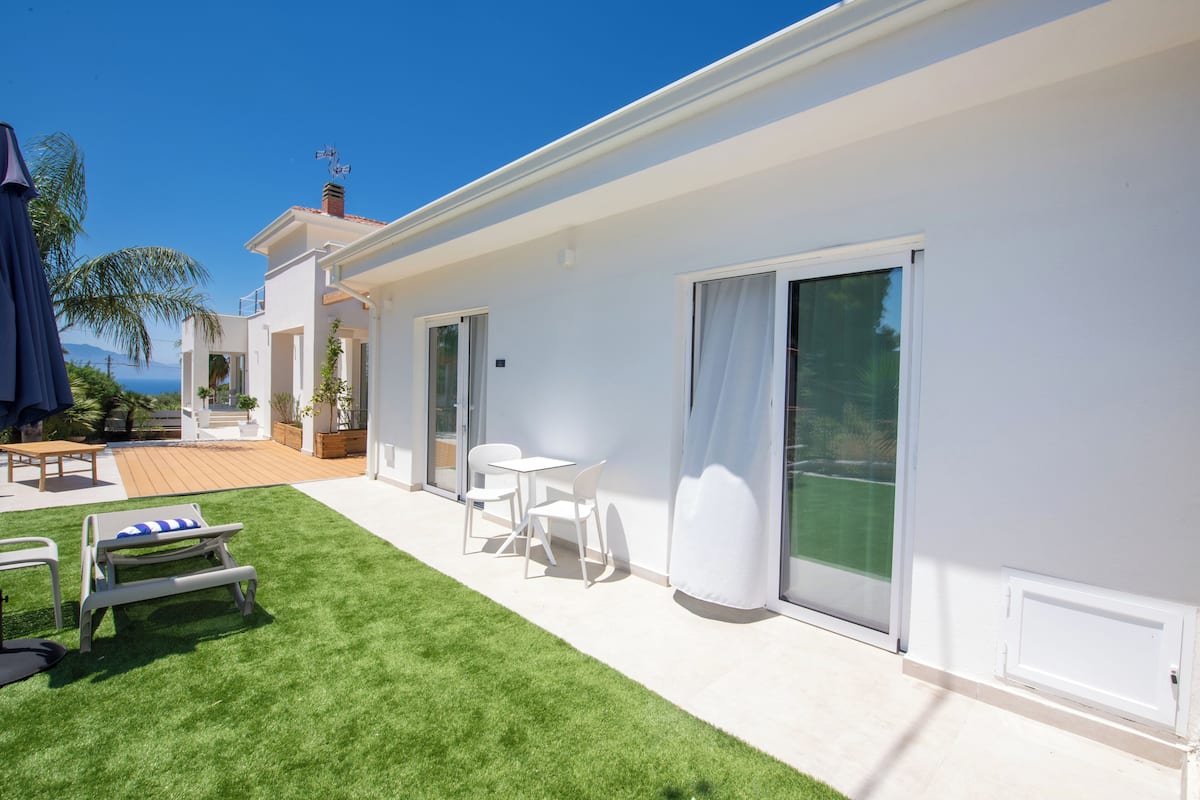 Family Triple Room, Pool View (Camera King Superior) | WiFi (free)
