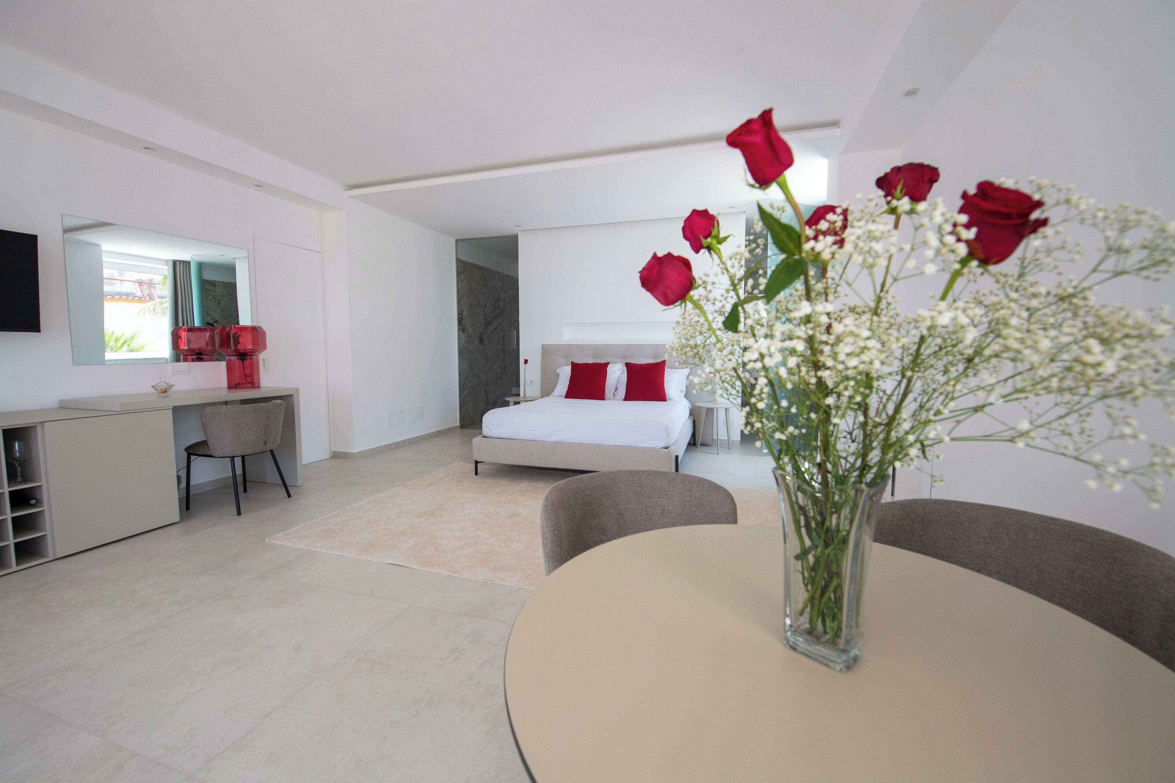Habitación cuádruple Deluxe, balcón, vistas al mar | Wifi gratis