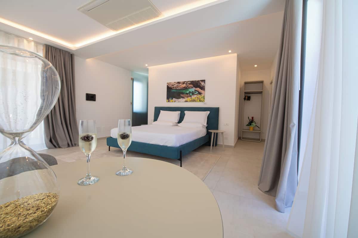 Comfort Double Room, Pool View (Camera KING vista piscina) | WiFi (free)