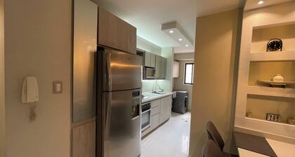 2-bedroom apartment in enchanting Valencia with cool AC breeze