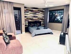 Ferros/tábuas de passar roupa, Wi-Fi, roupa de cama